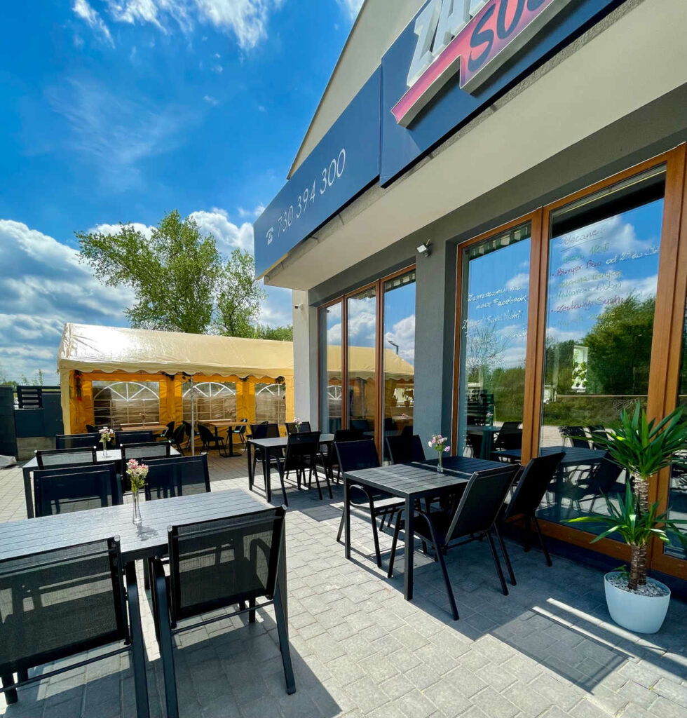 Ogródek restauracji zakątek sushi